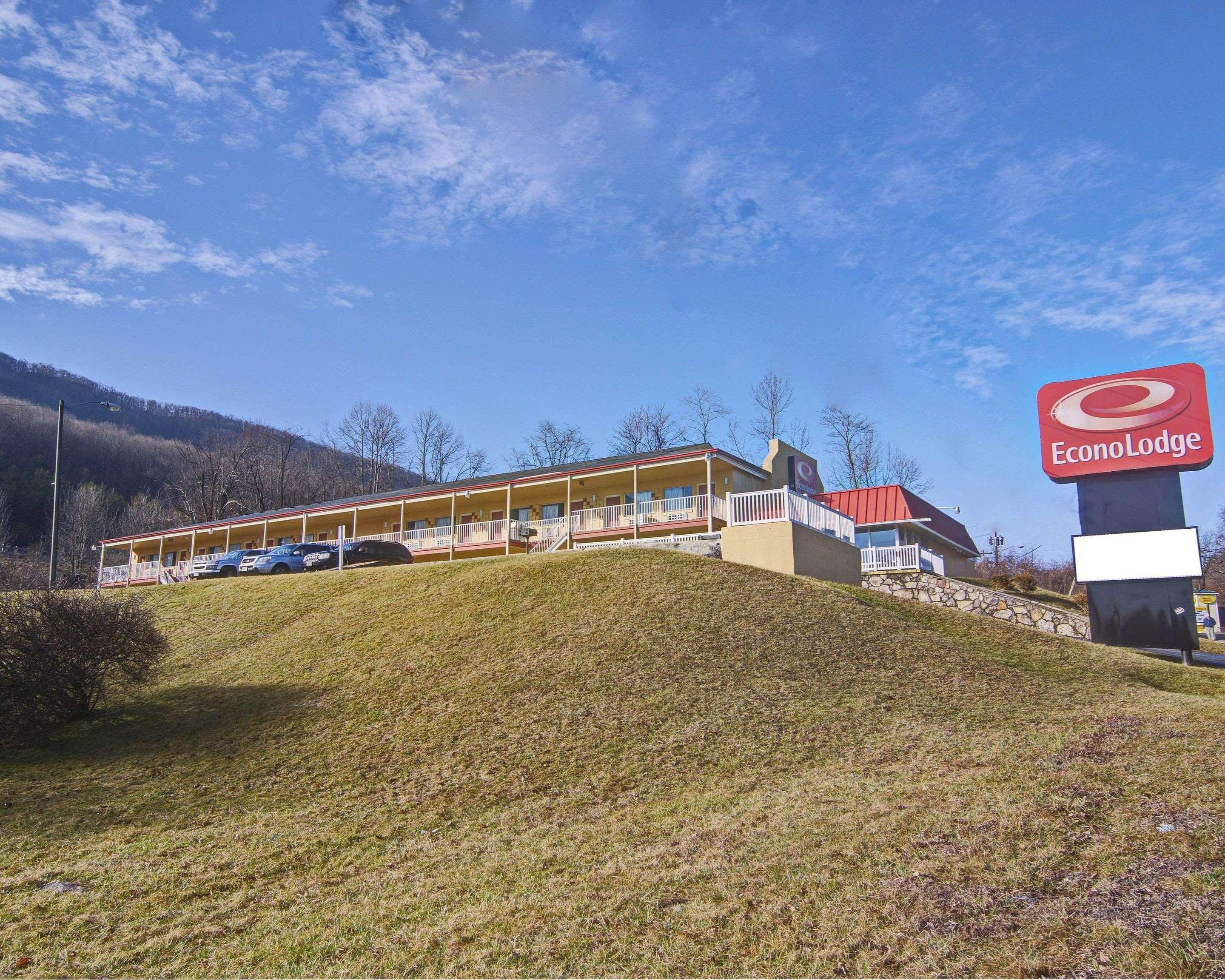 Econo Lodge Near Bluefield College Exterior photo