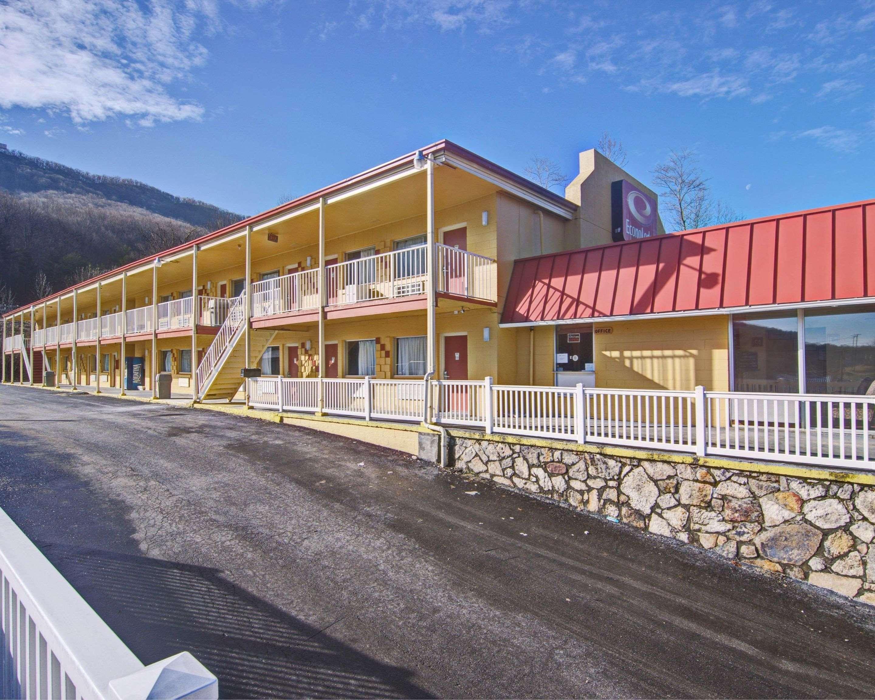 Econo Lodge Near Bluefield College Exterior photo